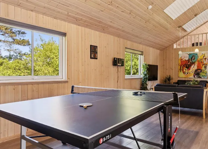 Semesterbostad Tvaervaenget *