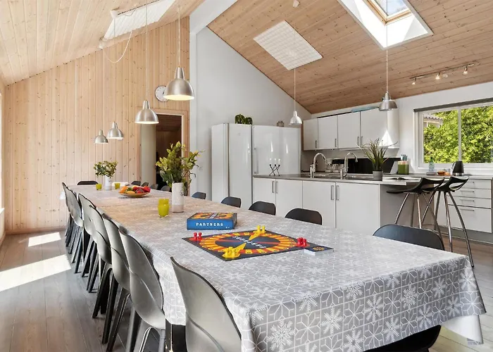 Semesterbostad Tvaervaenget *